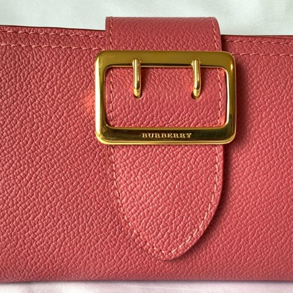 Wallet that is in salmon pink color - Picture 1 of 5
